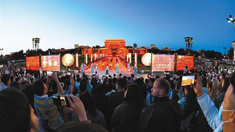 15个国家60位国际学生走进南门瓮城  城墙夜幕下观赏绝美“梦长安”