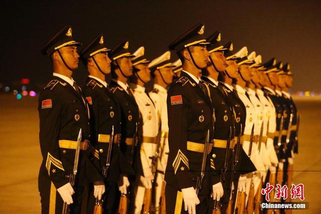 中国人民解放军三军仪仗队迎接抵达杭州的贵宾(组图)