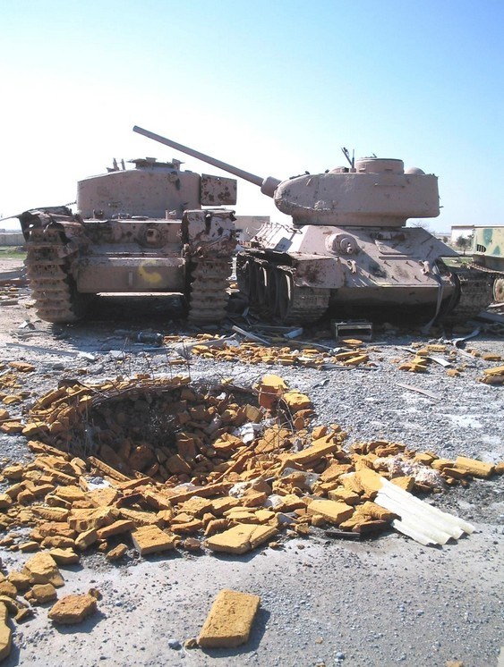 二戰博物館？美軍中東發現大批稀有坦克