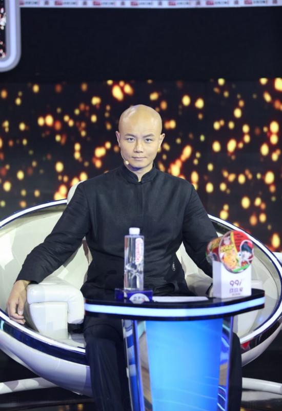 乐嘉真假旗袍分不清 袖珍小女人羞涩表白导师