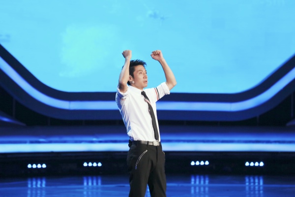 王力宏加盟《挑战不可能》 夫人陪伴录制至深夜