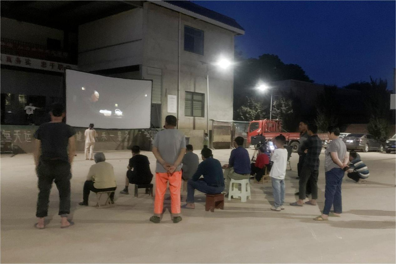 西安国际港务区2023年度农村及社区公益电影放映工作全面启动  全年目标放映348场 涵盖区域内29个社区及行政村_fororder_图片4