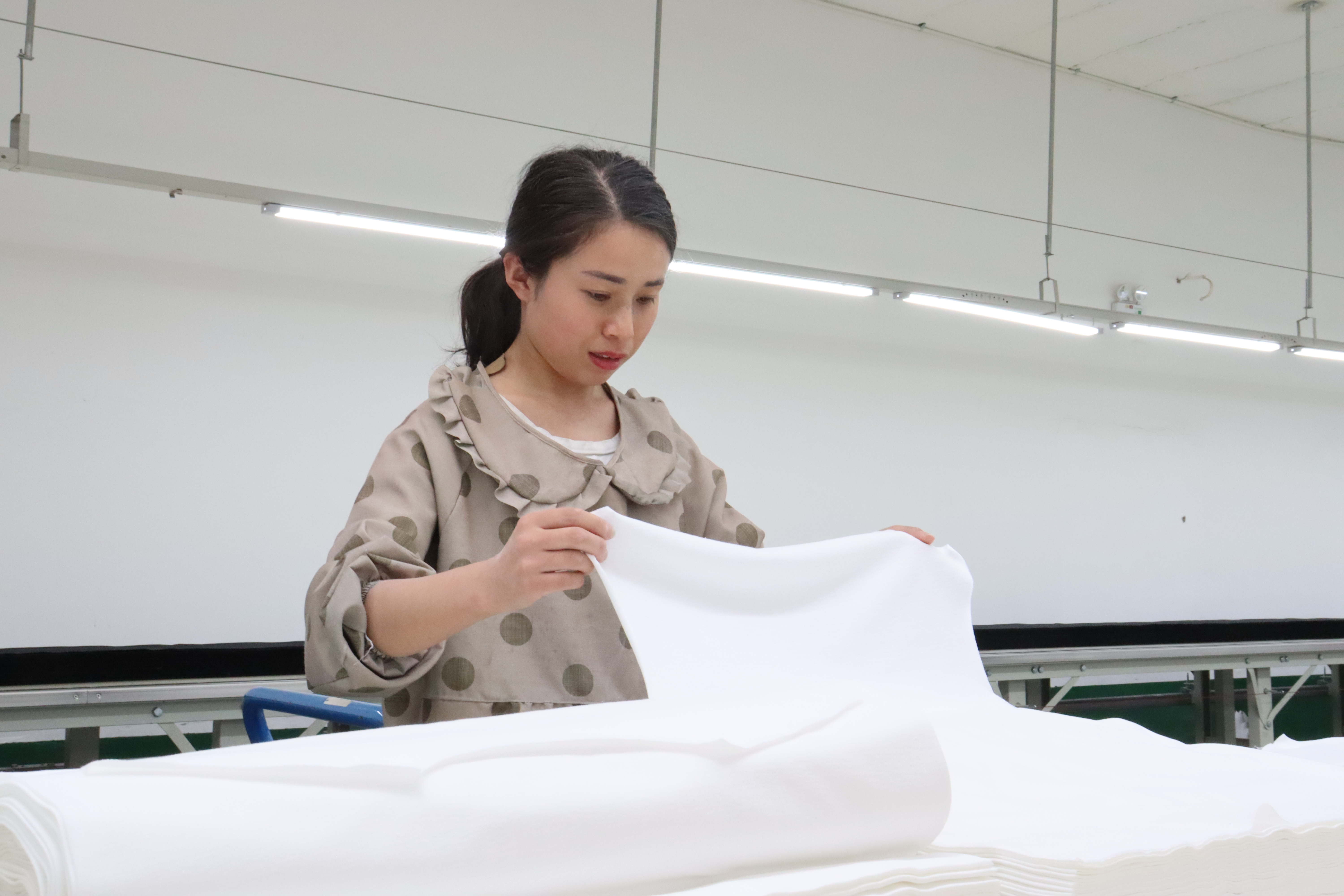 （原创）河北清河：乡村车间制衣忙 带动就业促增收_fororder_002