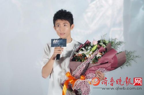 張一山臉頰凹陷瘦如柴 自曝體重不過百餘斤賣藝不賣身