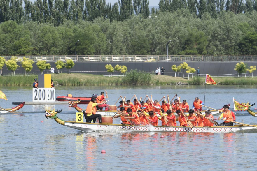 A Boat Racing on Taiyuan Fenhe River to Celebrate Dragon Boat Festival_fororder_68