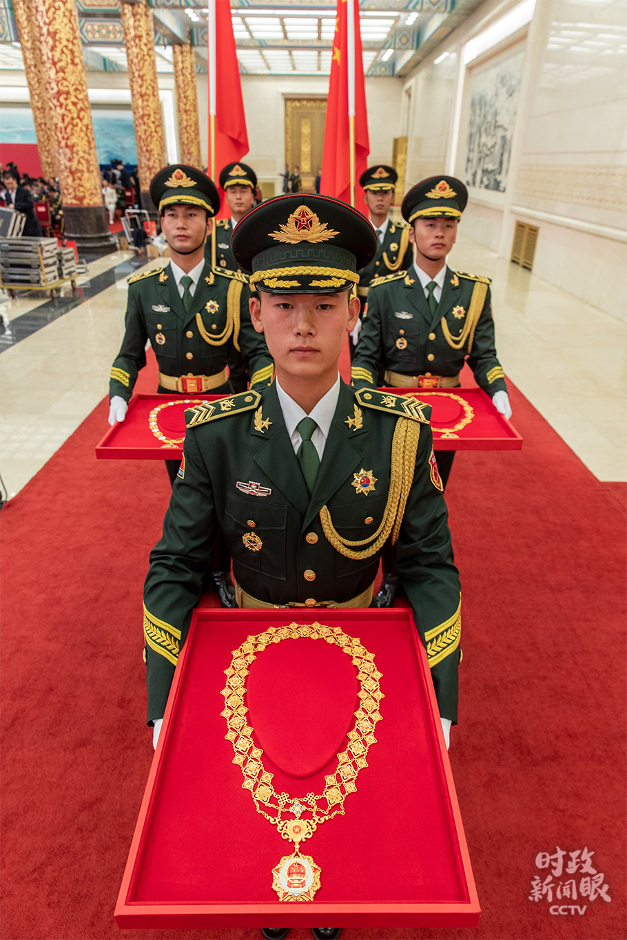 《时政新闻眼》了解到,今年4月,中国人民解放军军乐团就