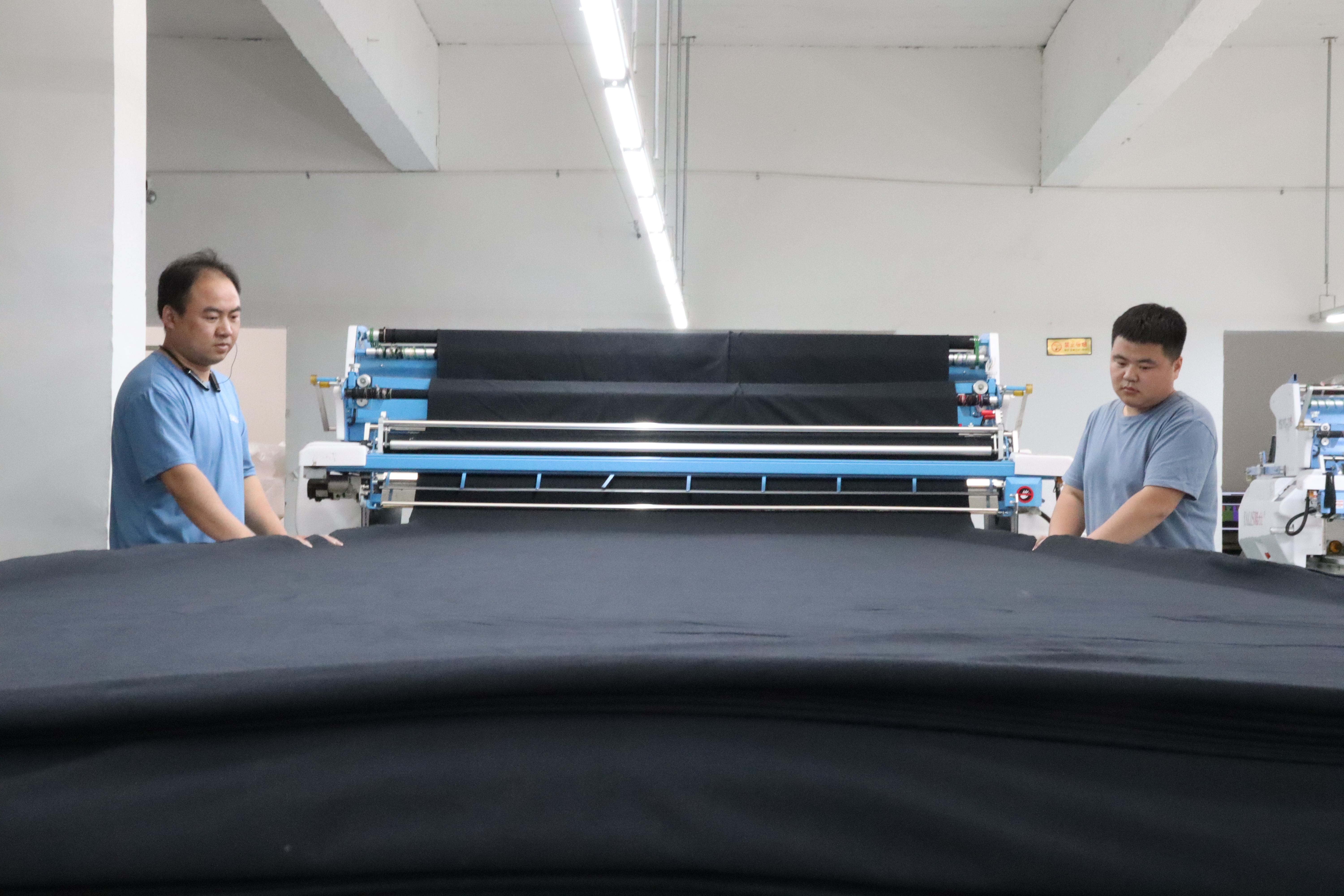 （原创）河北清河：乡村车间制衣忙 带动就业促增收_fororder_001