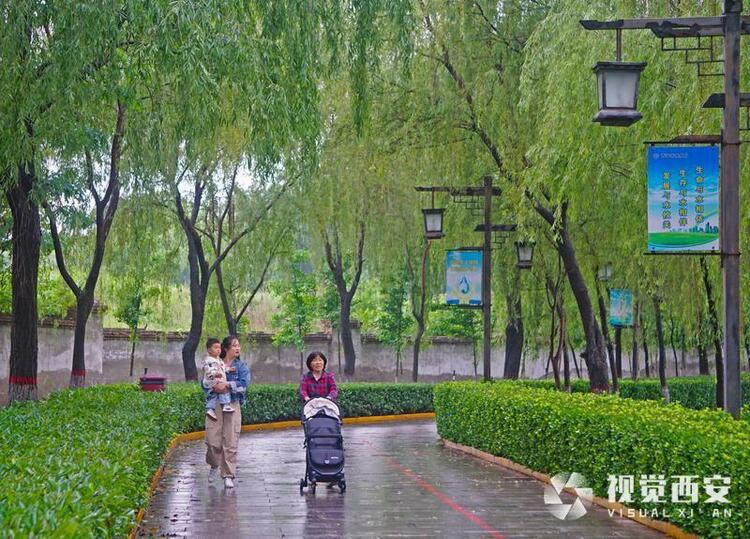 雨后汉城湖清新自然