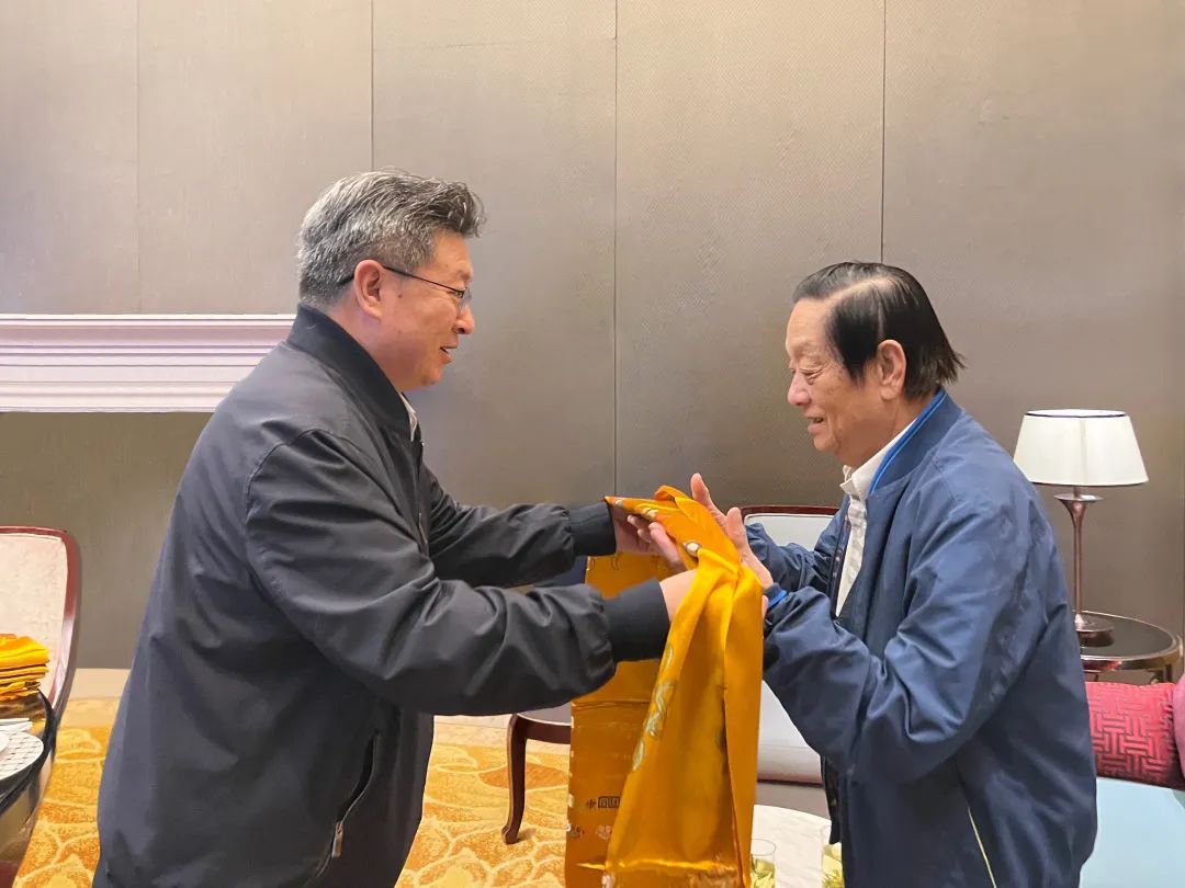 从良渚到三江源，“韩美林艺术大篷车”追寻文明之始，致敬生命之源