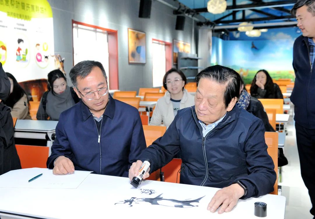 从良渚到三江源，“韩美林艺术大篷车”追寻文明之始，致敬生命之源