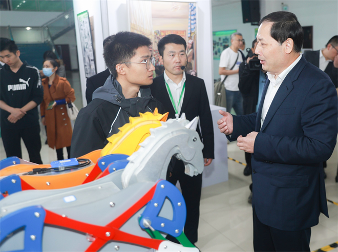 长安大学城高校毕业成果联展暨创新创意大赛开幕_fororder_图片17