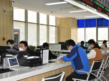 Управление по административному визированию района Юйхуа города Шицзячжуан принимает комплекс мер для улучшения госуслуг_fororder_rBABDGSRQYGAYP7JAAAAAAAAAAA186.1268x847