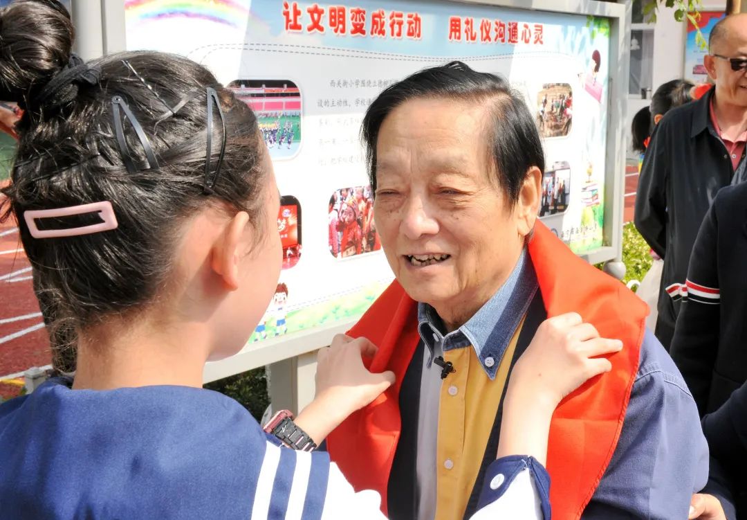 海拔最高的“美林教室”，昨天亮相西宁市西关街小学