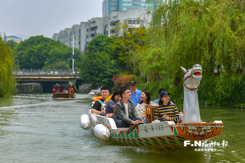 福州：一桨划千载 舟里读水城