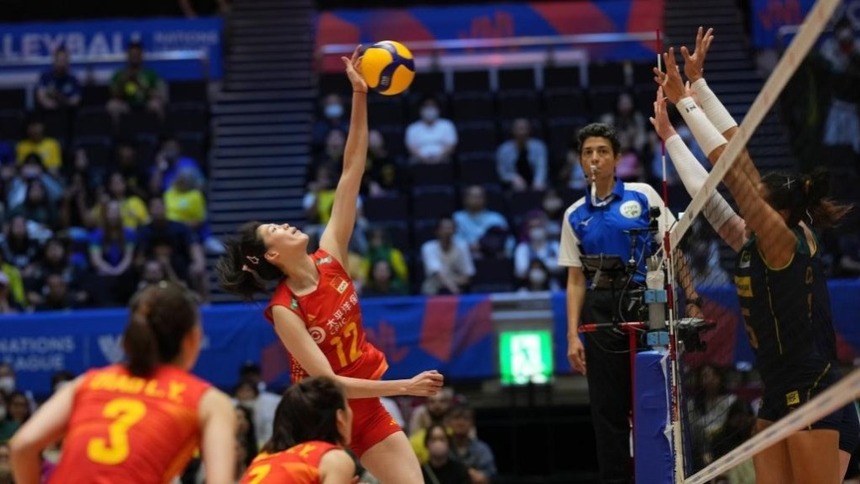 世界女排联赛：中国队胜巴西队