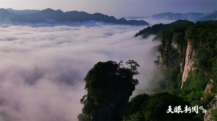 避暑度假到贵州 领略黔西乌江源百里画廊别样风景