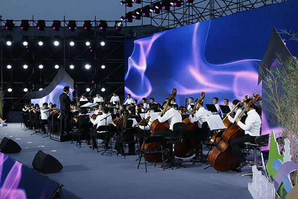 （张）2023宜宾市翠屏区市民文化艺术季·乐享盛夏启动仪式暨“长江之歌”露天交响音乐会举行_fororder_演出现场-摄影-高学兵