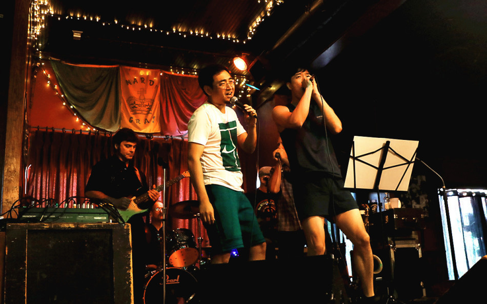 刘翔录节目登台过歌手瘾 深情演唱星范十足