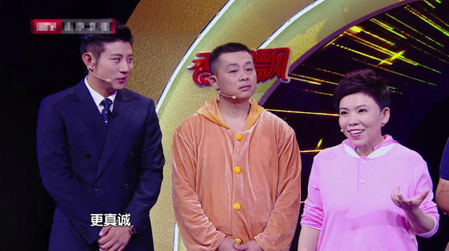 第一代大魔王邓亚萍演喜剧 夫妻上阵好默契(图) 第一代大魔王邓亚萍演喜剧 夫妻上阵好默契(图)