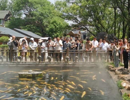 打卡中国·读懂中国式现代化 | 辽宁本溪：绿色钢都 山水如画