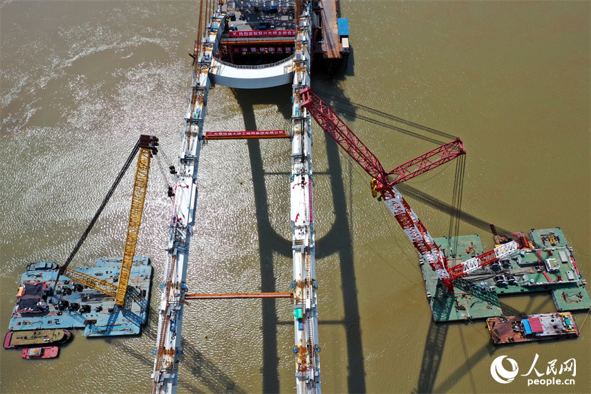 江西南昌：复兴大桥主拱合龙_fororder_4