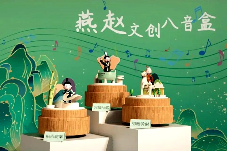 燕京理工学院11套学生设计作品在“摩登时尚设计周”展出