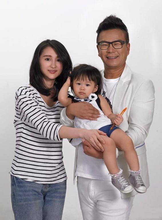 沈玉琳爱女长大了，遗传妈妈的电眼+长腿