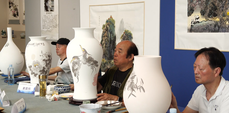 “百名艺术家爱心笔会”在景德镇举行_fororder_图片2