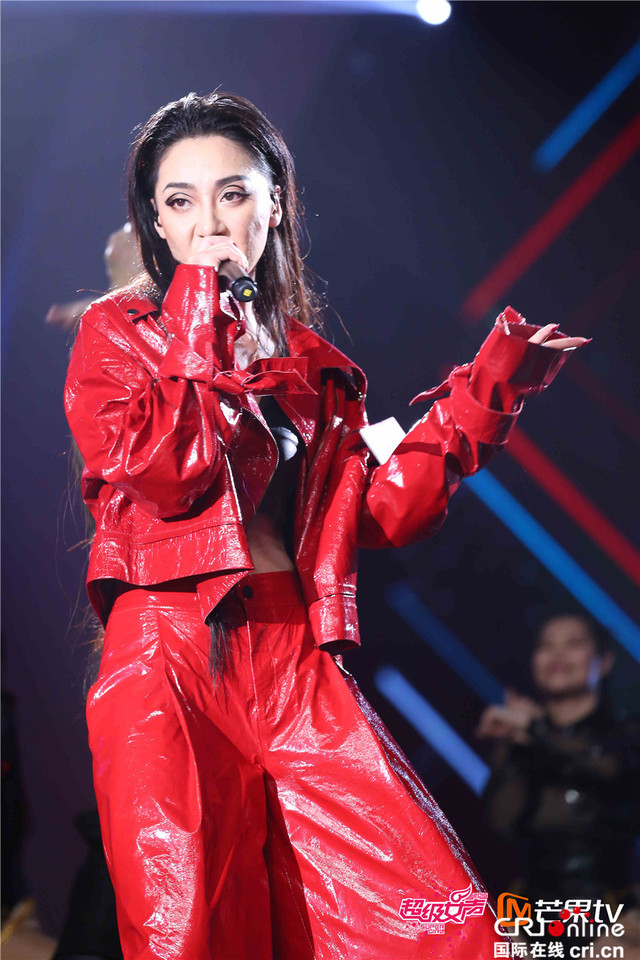 2016超女二次元少女"圈9"奪冠 尚雯婕飆淚重溫奪冠路
