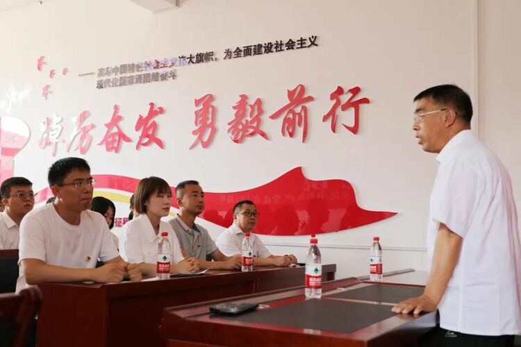 遵化市组织开展庆“七一”集中宣誓暨专题党课活动_fororder_640-2