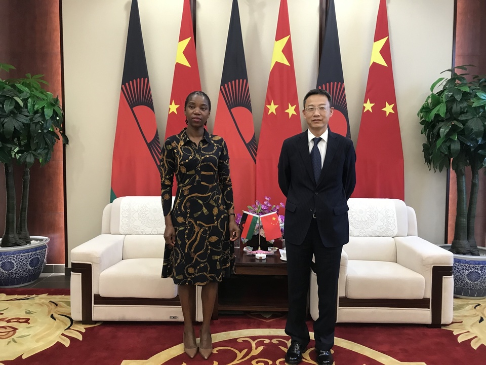 直通使领馆 | 中国驻马拉维大使龙舟：“非洲温暖之心”马拉维与中国合作前景广阔