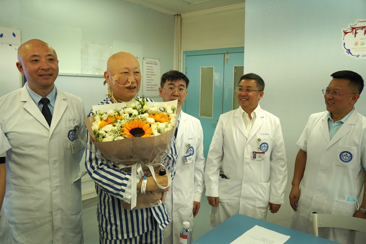 （张）亚洲首例！四川成功实施异体喉—气管—甲状腺联合移植手术_fororder_图片2