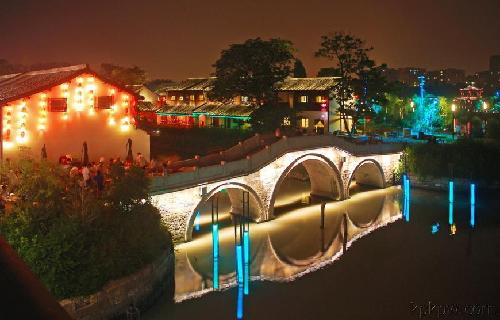 杭州夜景：小河直街