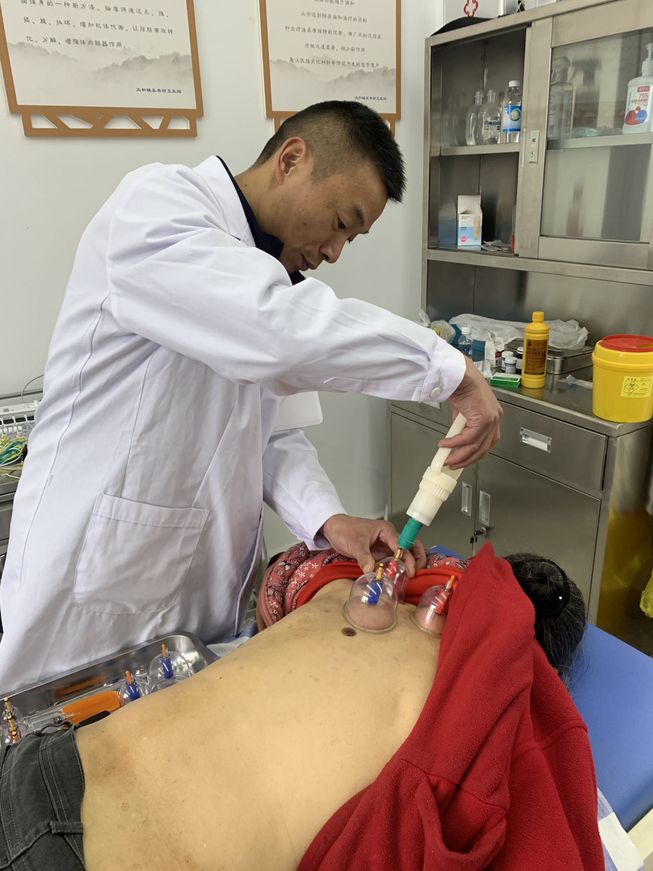 （转载）精准发力 东坡区推进乡村医疗卫生体系建设