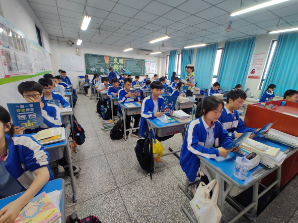 【原创】重庆九龙坡：上好“最后一课” 筑牢暑期安全“防护墙”_fororder_微信图片_20230704103852