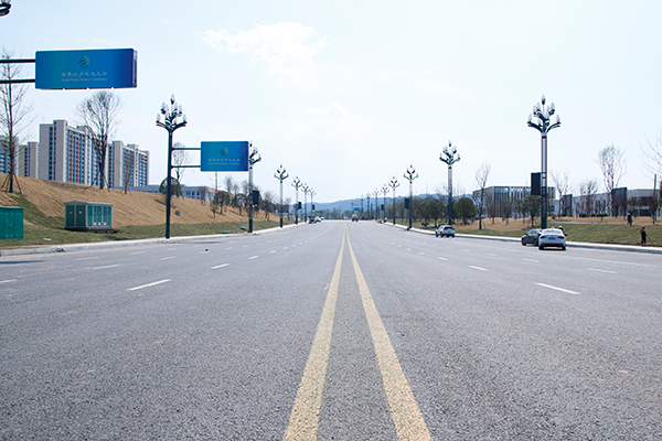 （張）賦能2023世界動力電池大會 宜賓三江新區新源大道已具備通車條件_fororder_已經具備通車條件的新源大道改線項目-攝影-何芳