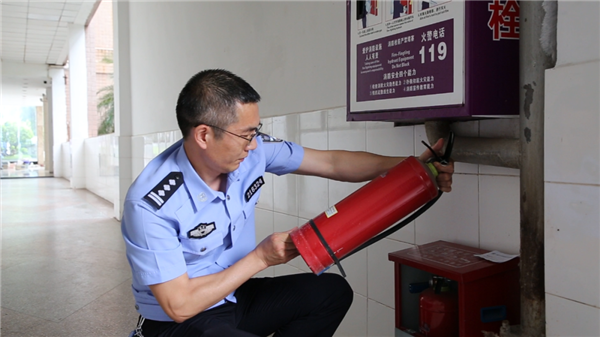 護航平安高考 重慶開州警方開展打擊整治專項行動_fororder_圖片3