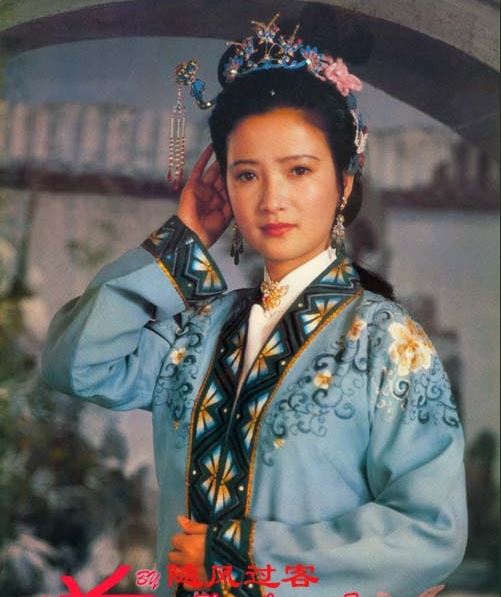 她是第一古典美女，为儿子不演戏，如今52岁美貌依旧