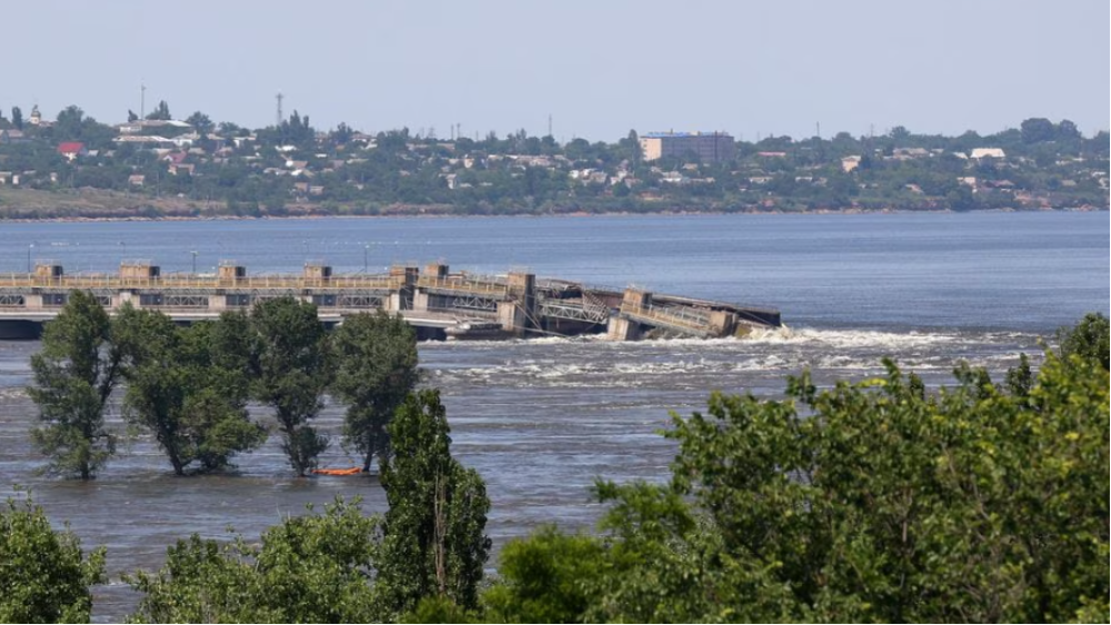 卡霍夫卡水电站大坝遭袭 引发连锁反应