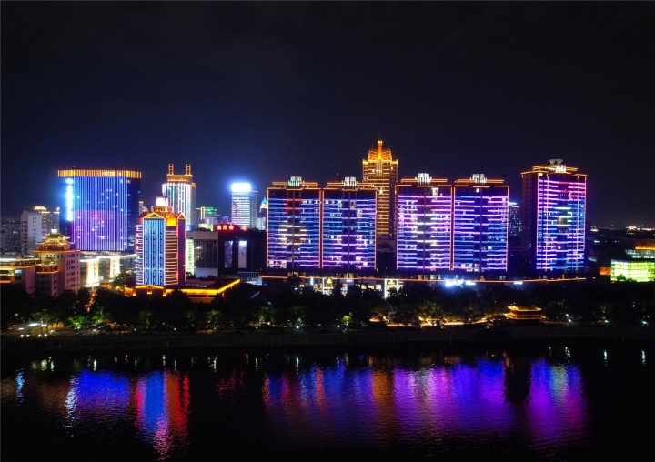 金华三江六岸为亚运亮灯