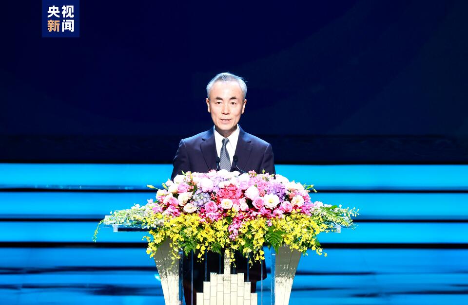 海纳百川 与光同行！第二十五届上海国际电影节开幕