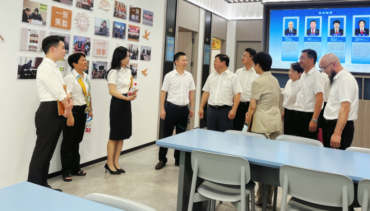 金东区举行民革“博爱·牵手”法律服务站挂牌仪式_fororder_1686469391706_64857b0fd0ff8e0001f784f5