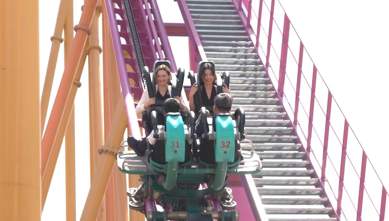 中外短视频创作者嗨游丝路欢乐世界 在互动体验中感受丝路文化_fororder_图片12