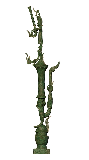 （转载）三星堆文物再次跨坑“合体” 两件大型青铜器拼对成功