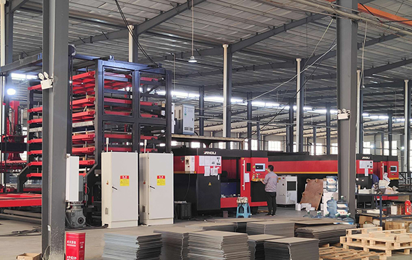 （张）眉山洪雅：绿色工业奋力冲刺“双过半”_fororder_尖瑞科技生产车间