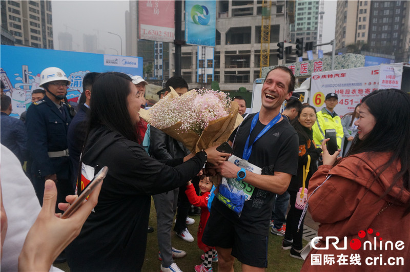 无边栏【CRI专稿 列表】重庆国际马拉松25日8时鸣枪起跑 重庆高三学生获半程男子组冠军 无边栏【CRI专稿 列表】重庆国际马拉松25日8时鸣枪起跑 重庆高三学生获半程男子组冠军