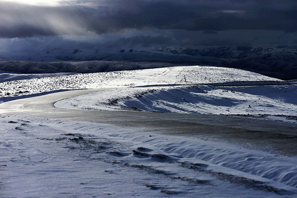 世界你好，我是阿坝｜壤塘县：建好“四好农村路”助力乡村振兴_fororder_尚蓝天路雪景-供图-壤塘县人民政府