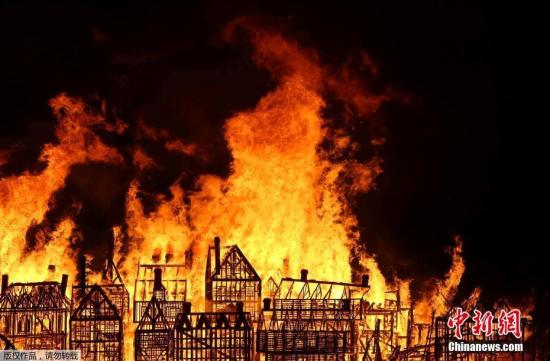 英國焚燬120米長倫敦城市模型 紀念大火350週年