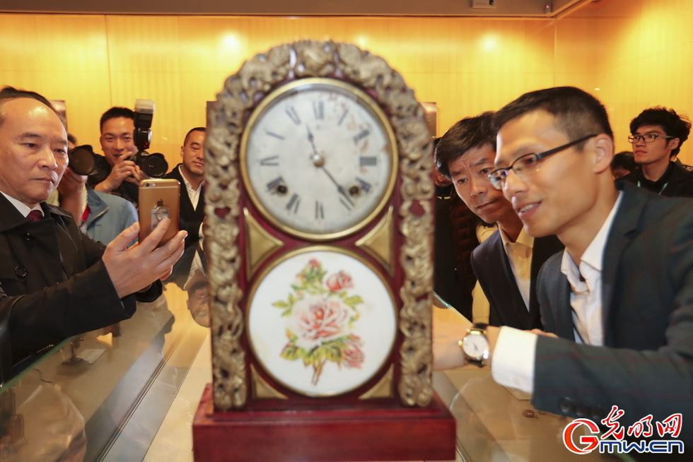 “时光的印记”钟表展亮相温州市博物馆