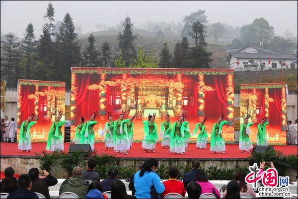 贵州福泉：“金谷春雪·花海双谷”梨花节开幕